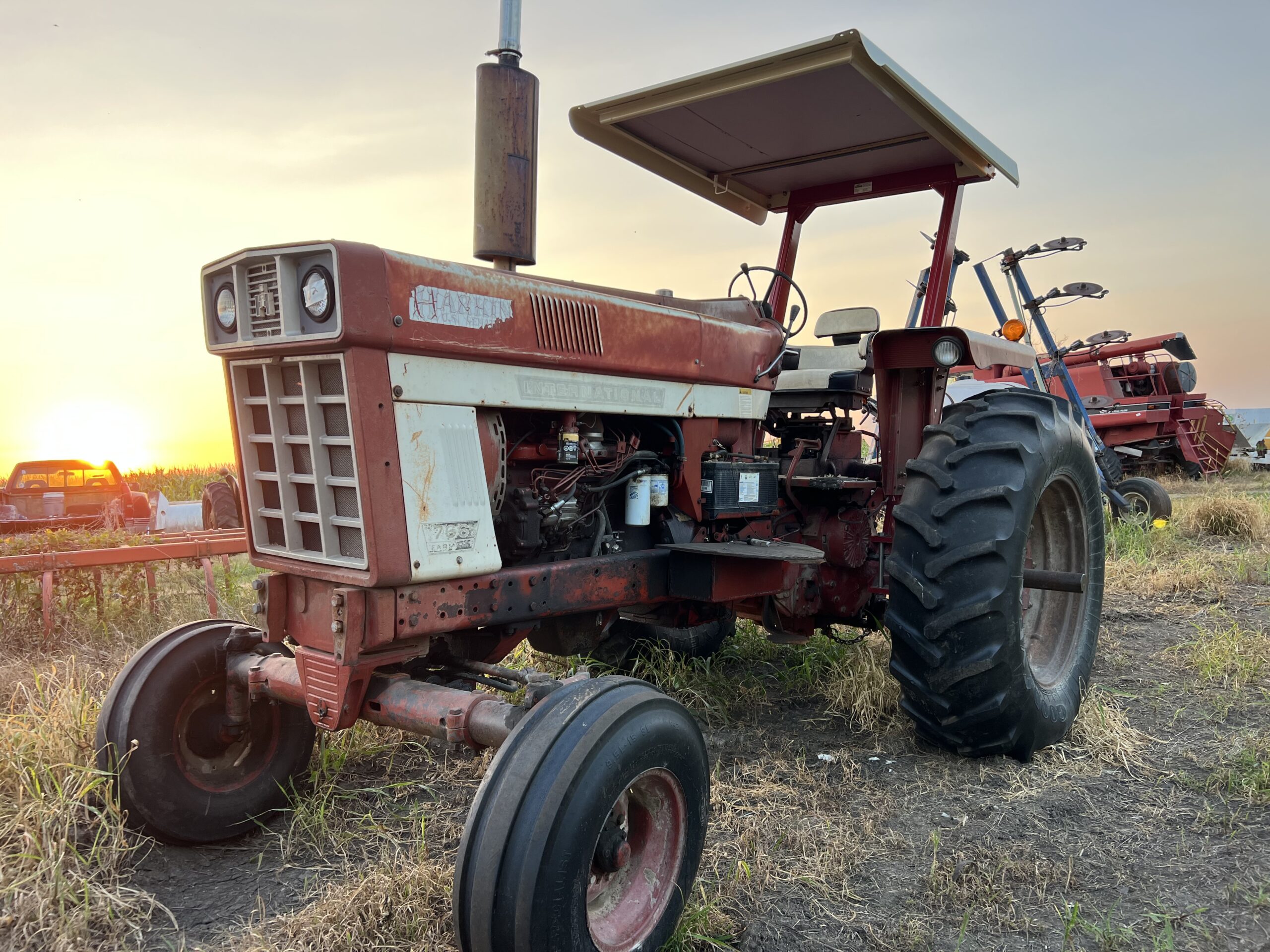 1974 IH 766 2 remotes 540/1000