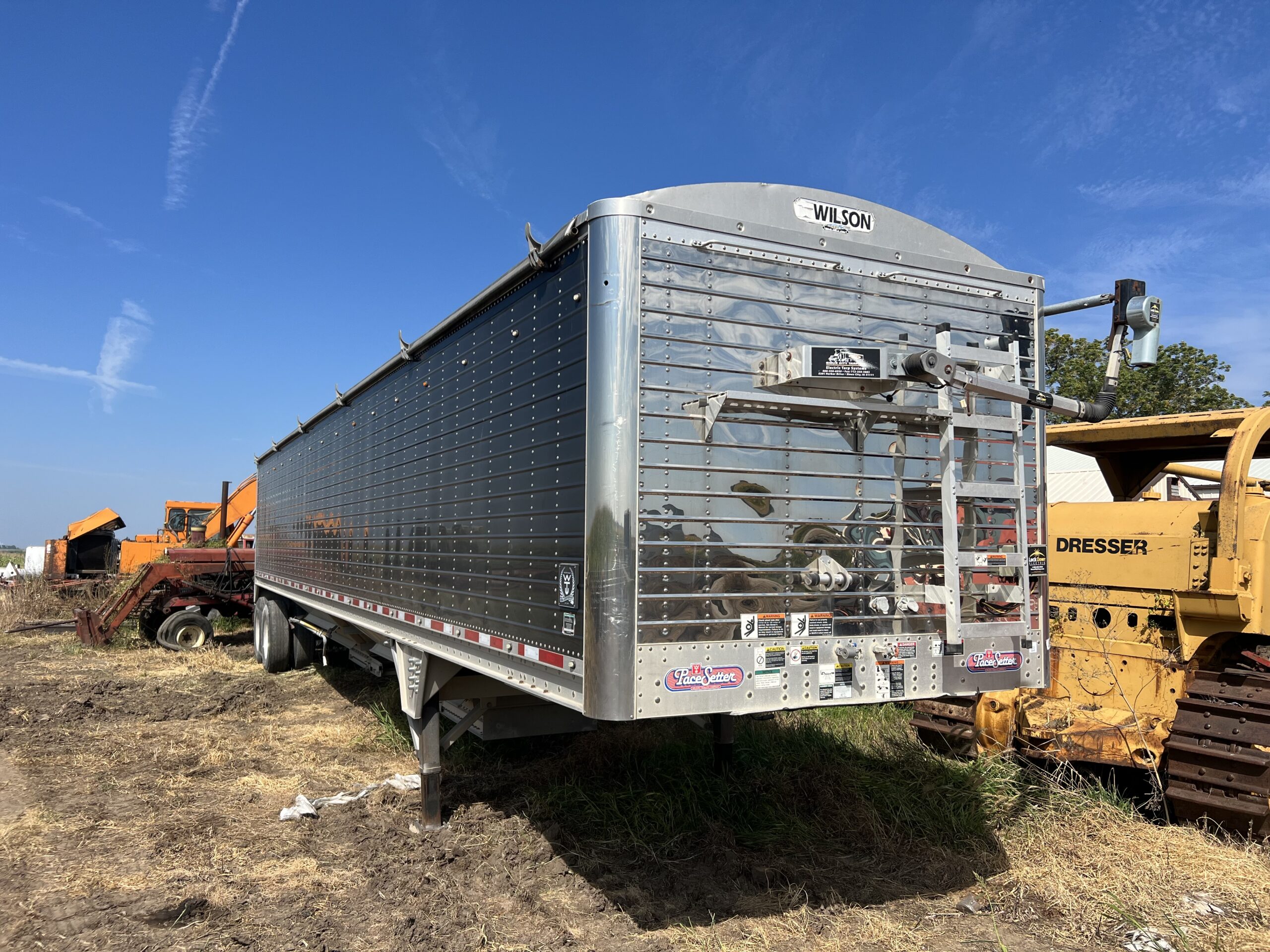 2015 Wilson grain hopper